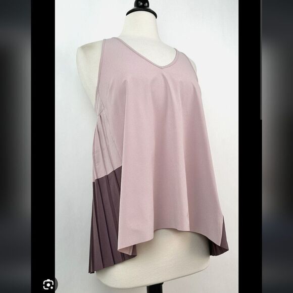 NWT Athleta Swing Forward Pleated Tank - Picture 6 of 8